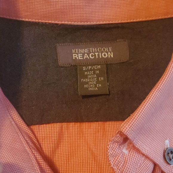 Button up - Picture 3 of 3